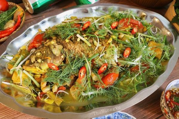 CÁ CHÉP ÔM DƯA CẢI