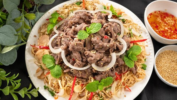 BÒ NỘM TRÁI CHUỐI HỘT